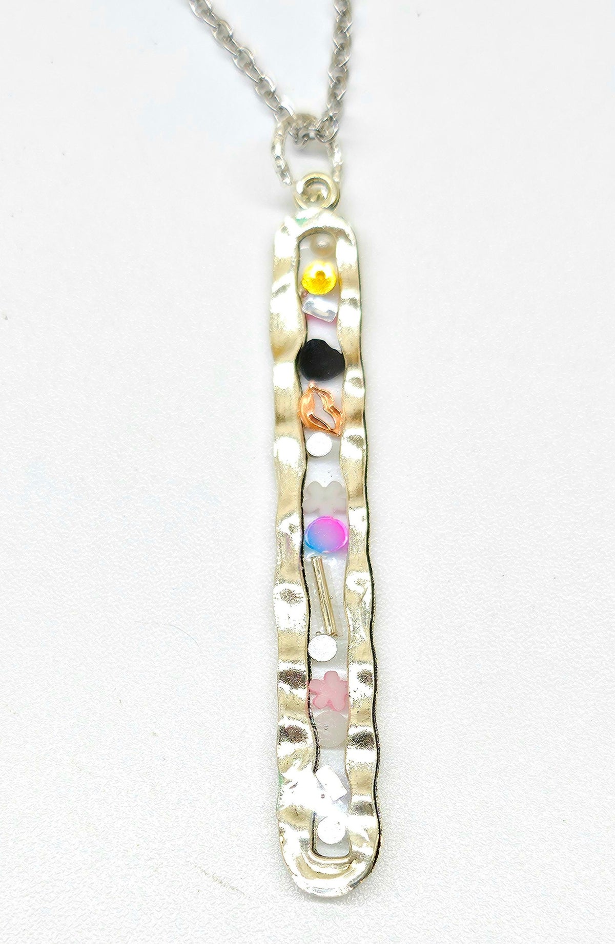 Colorful Multi-Stone Confetti Pendant Necklace with Stainless Steel Chain for Dazzling Style and Joyful Fashion